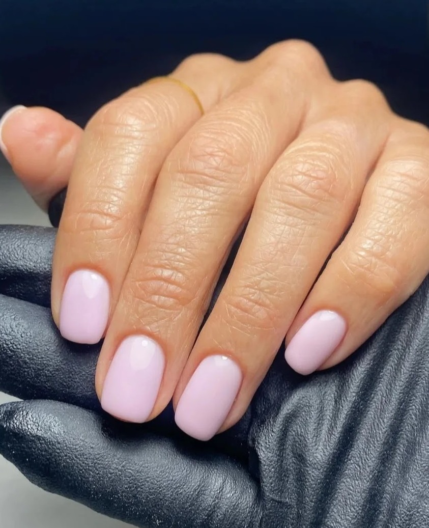 Zachtroze naturel nagels
